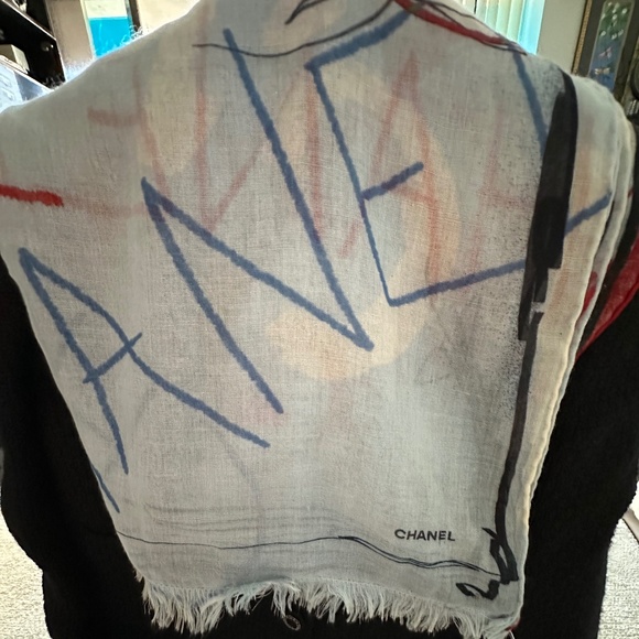 CHANEL INFINITY SCARF 80% CASHMERE & 20% SILK - Picture 1 of 5
